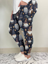 Load image into Gallery viewer, Wizard Gnome Leggings w/ Pockets
