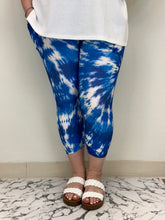 Load image into Gallery viewer, Blue Tie Dye Capri w/ Pockets
