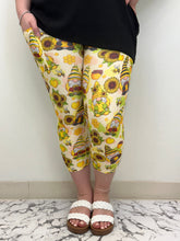 Load image into Gallery viewer, Honey Gnome Capri w/ Pockets
