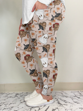 Load image into Gallery viewer, Spooky Cow Leggings w/ Pockets
