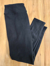 Load image into Gallery viewer, SOLID BLACK  - BUTTER FLEECE LINED LEGGINGS
