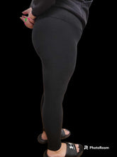 Load image into Gallery viewer, SOLID BLACK  - BUTTER FLEECE LINED LEGGINGS
