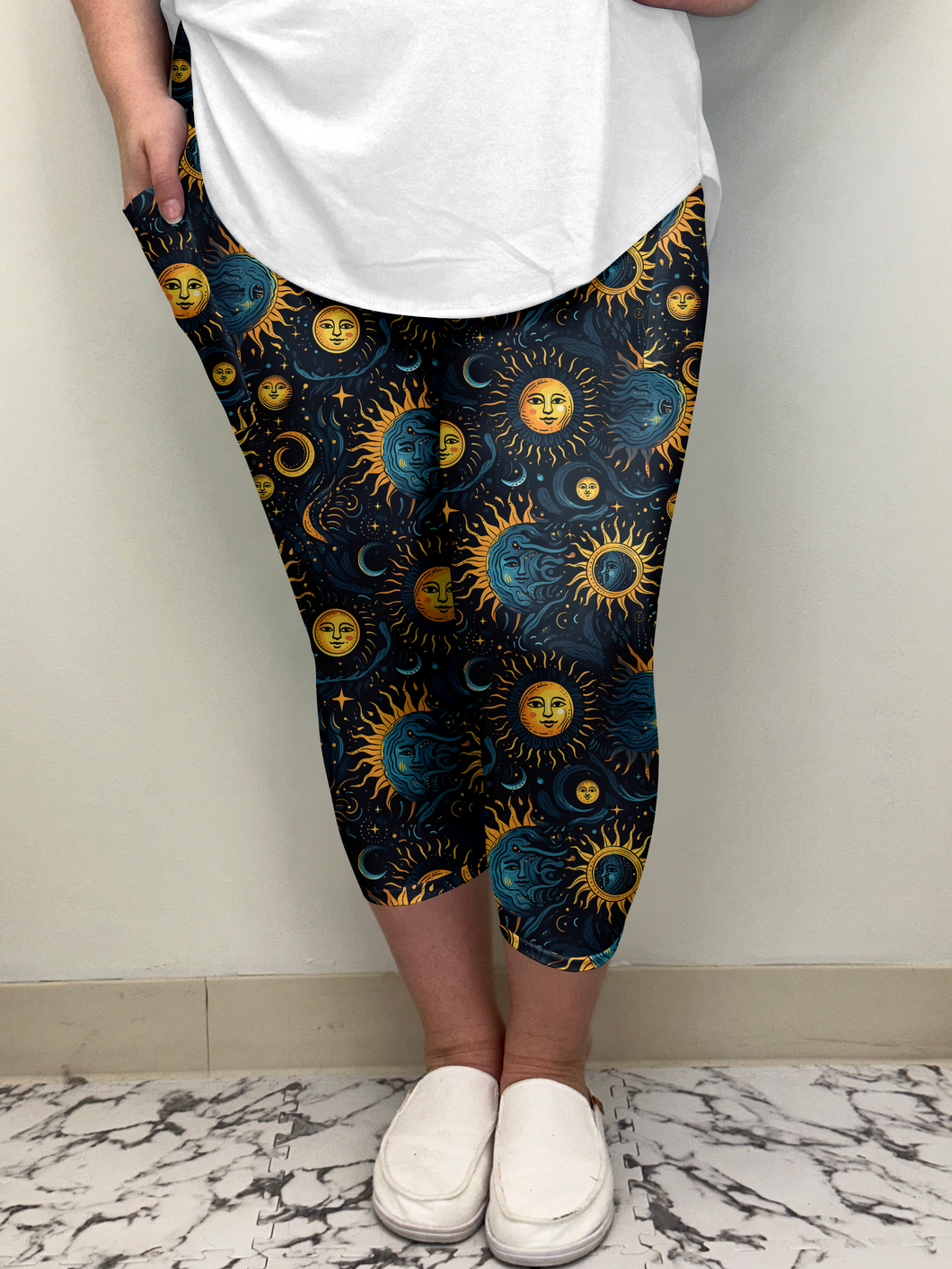 Dreamy Moon Capri w/ Pockets