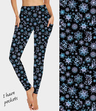 Load image into Gallery viewer, RTS - Paisley Snowflakes Leggings w/ Triangle Sport Pockets
