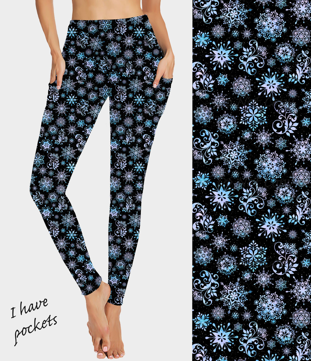 RTS - Paisley Snowflakes Leggings w/ Triangle Sport Pockets