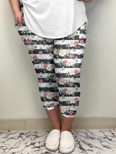 Load image into Gallery viewer, Striped Floral Capri w/ Pockets
