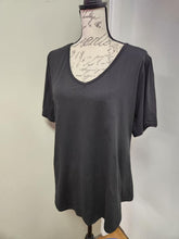 Load image into Gallery viewer, SOLID BLACK-V-NECK TUNIC
