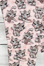 Load image into Gallery viewer, RTS - Pretty Kitty Leggings w/ Pockets
